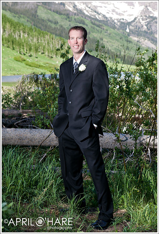 Groom in the great Colorado Outdoors