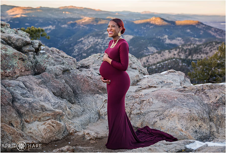 Boulder maternity photographer at Lost Gulch Overlook During Winter