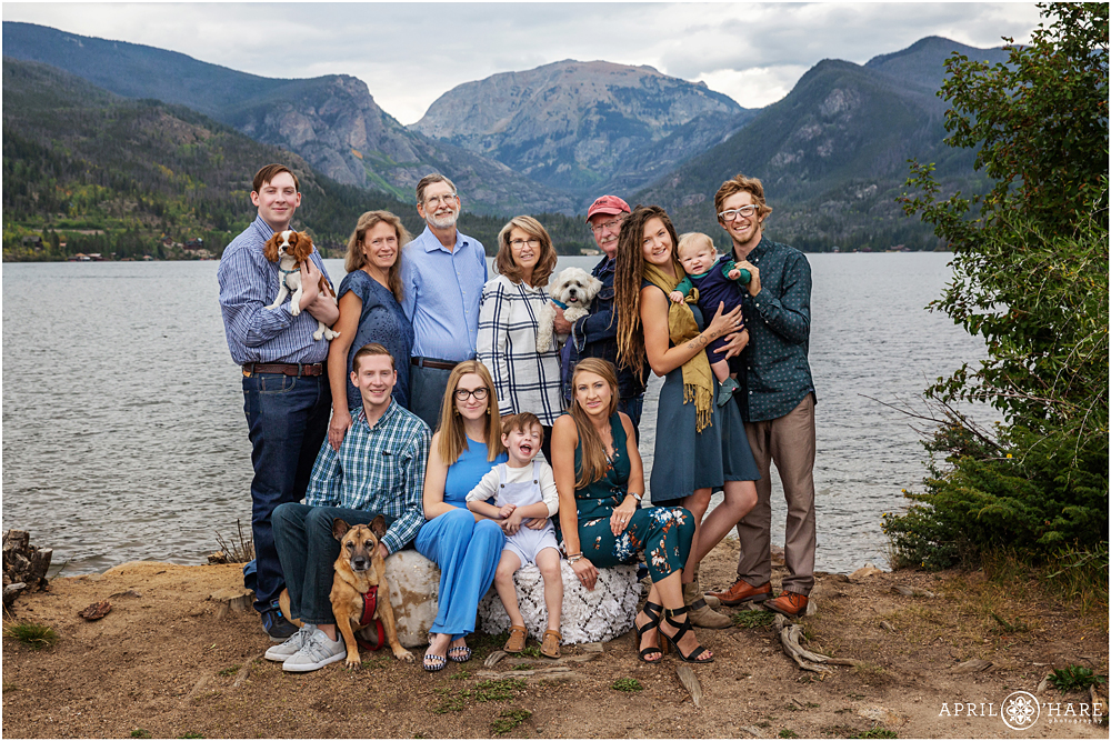 Extended Family Photos at Point Park in Grand Lake Colorado over Labor Day Weekend 