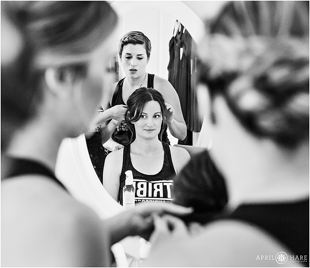 B&W Photo of Bridemaids getting ready for a wedding day in Colorado
