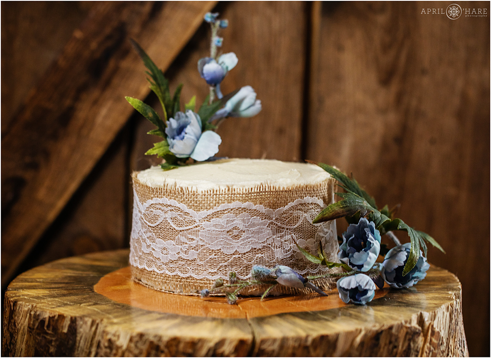 Detail photo of rustic cake at The Barn at Evergreen Memorial Park in CO