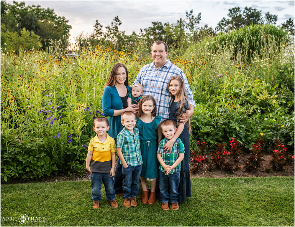 Littleton Colorado Extended Family Photos with large family with 6 children