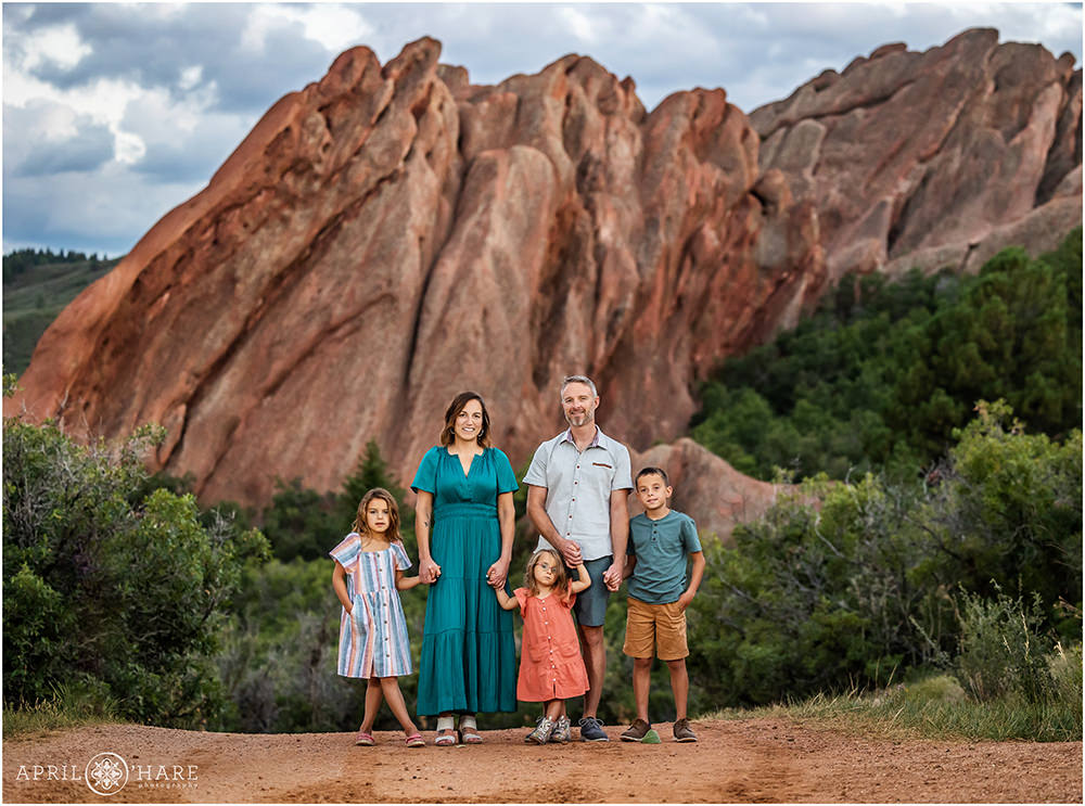 Cool dramatic Roxborough State Park photo for a family of 5 in Colorado