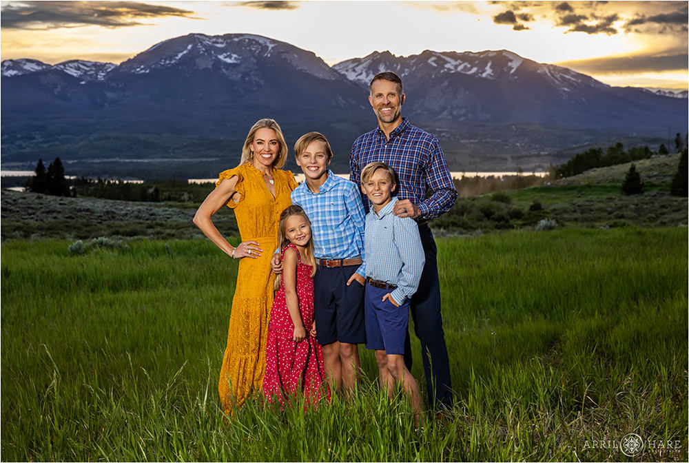 Gorgeous sunset mountain family portrait at sunset at Lake Dillon in Colorado