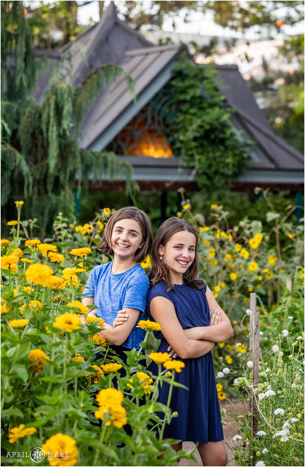Two sisters at their family portraits at Denver Botanic Gardens in Colorado